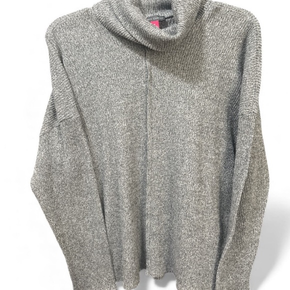 Vince Camuto Sweater - Picture 2 of 7